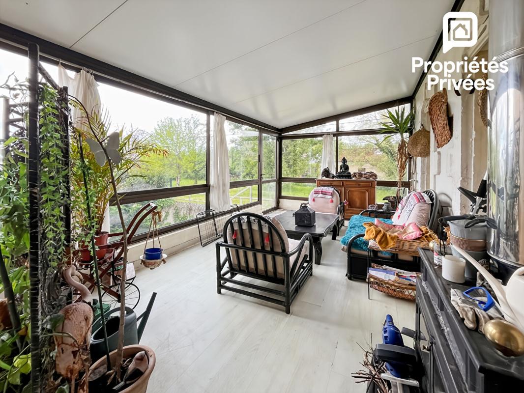 BLAYE Maison de charme à Blaye avec vue estuaire, piscine et fort potentiel d'aménagement 9