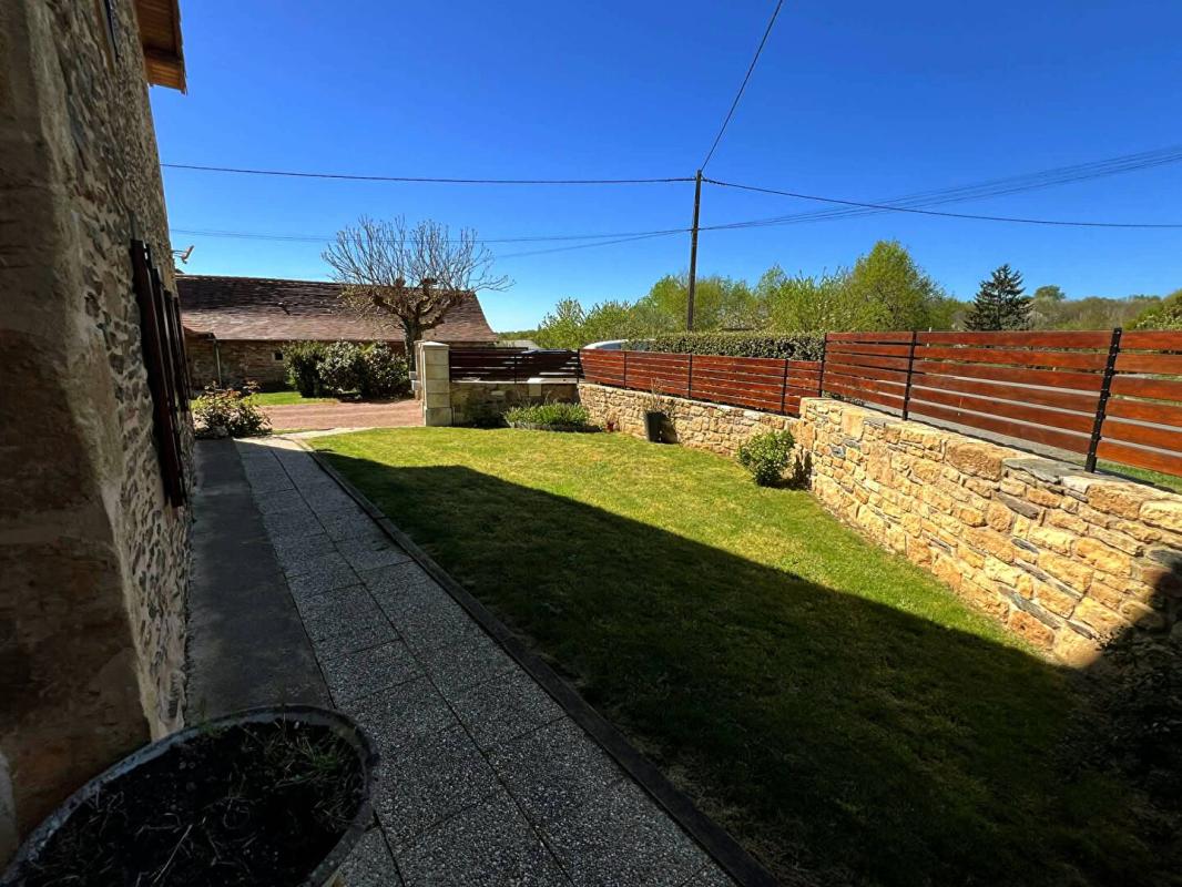 NANTHEUIL Maison en Pierre à Nantheuil 7 pièce(s) 170 m2 16