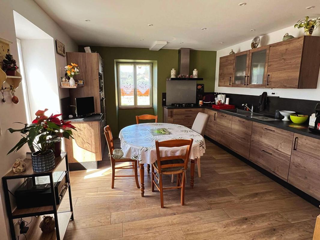 NANTHEUIL Maison en Pierre à Nantheuil 7 pièce(s) 170 m2 2