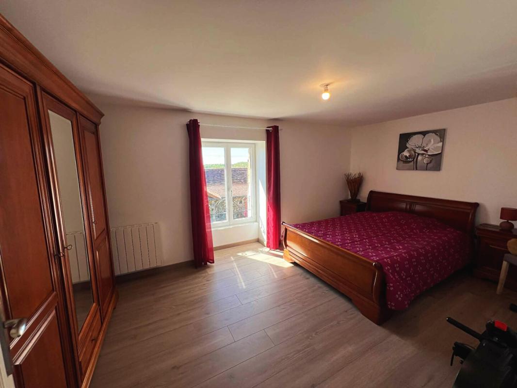 NANTHEUIL Maison en Pierre à Nantheuil 7 pièce(s) 170 m2 8