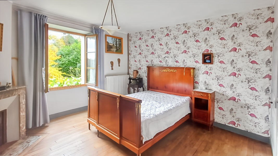 SAINT-BENOIT-DU-SAULT Maison St Benoit Du Sault 6 pièce(s) 168m2 11