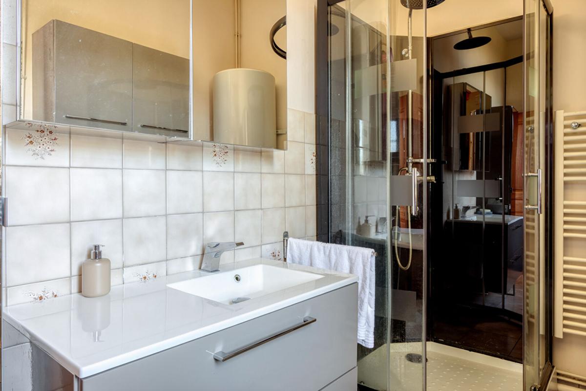 GODERVILLE Manoir  du XVI ème , 218 m2 + grenier + cellier/  1480 m2 de dépendances sur 1,6ha 17