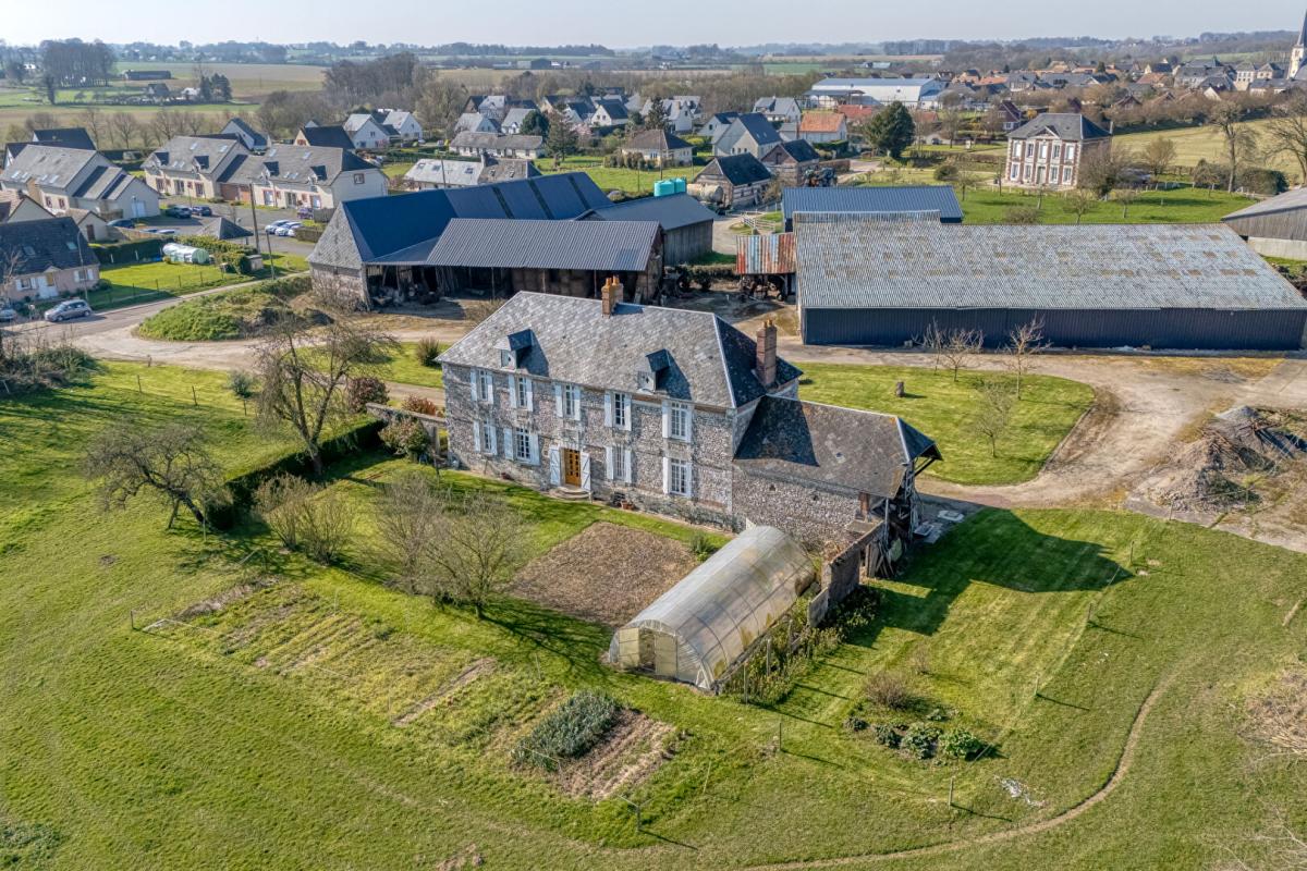 GODERVILLE Manoir  du XVI ème , 218 m2 + grenier + cellier/  1480 m2 de dépendances sur 1,6ha 3