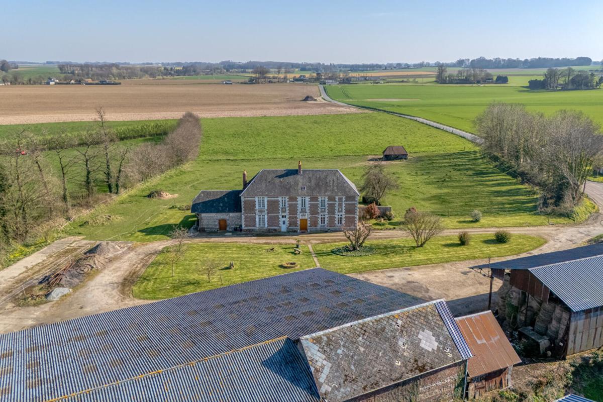 GODERVILLE Manoir  du XVI ème , 218 m2 + grenier + cellier/  1480 m2 de dépendances sur 1,6ha 6