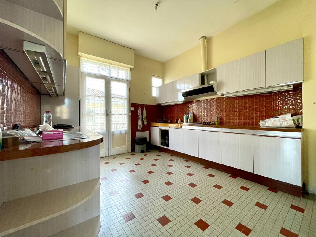 PESSAC Maison Pessac 6 pièce(s) 175 m2 + Dépendance 80 m2 5