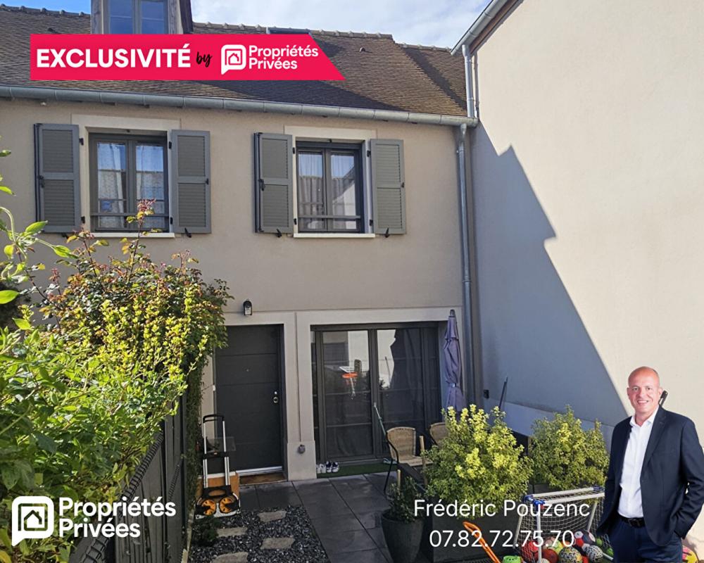 HOUDAN Maulette / Maison de ville récente en duplex avec jardinet 1