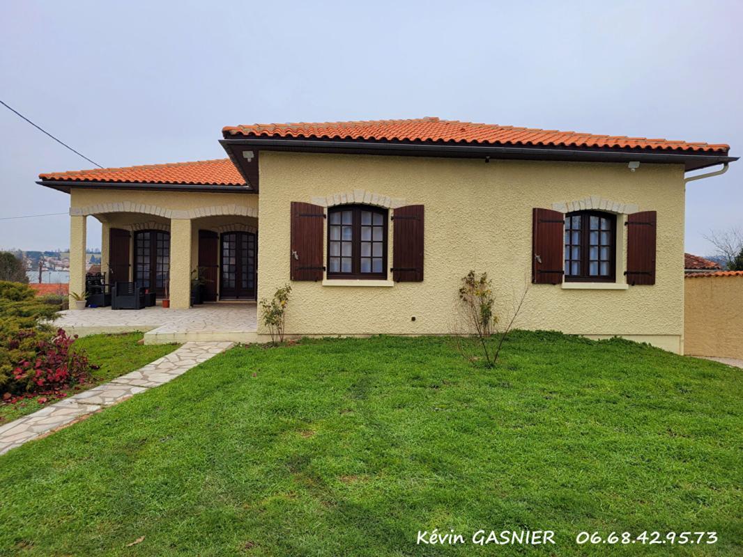 RUELLE-SUR-TOUVRE RUELLE SUR TOUVRE (16660) : Maison de plain pied de 157m2 10