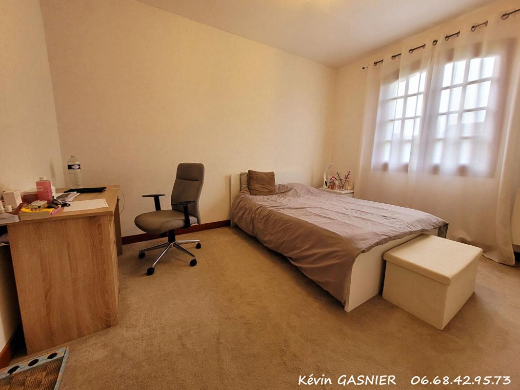 RUELLE-SUR-TOUVRE RUELLE SUR TOUVRE (16660) : Maison de plain pied de 157m2 8