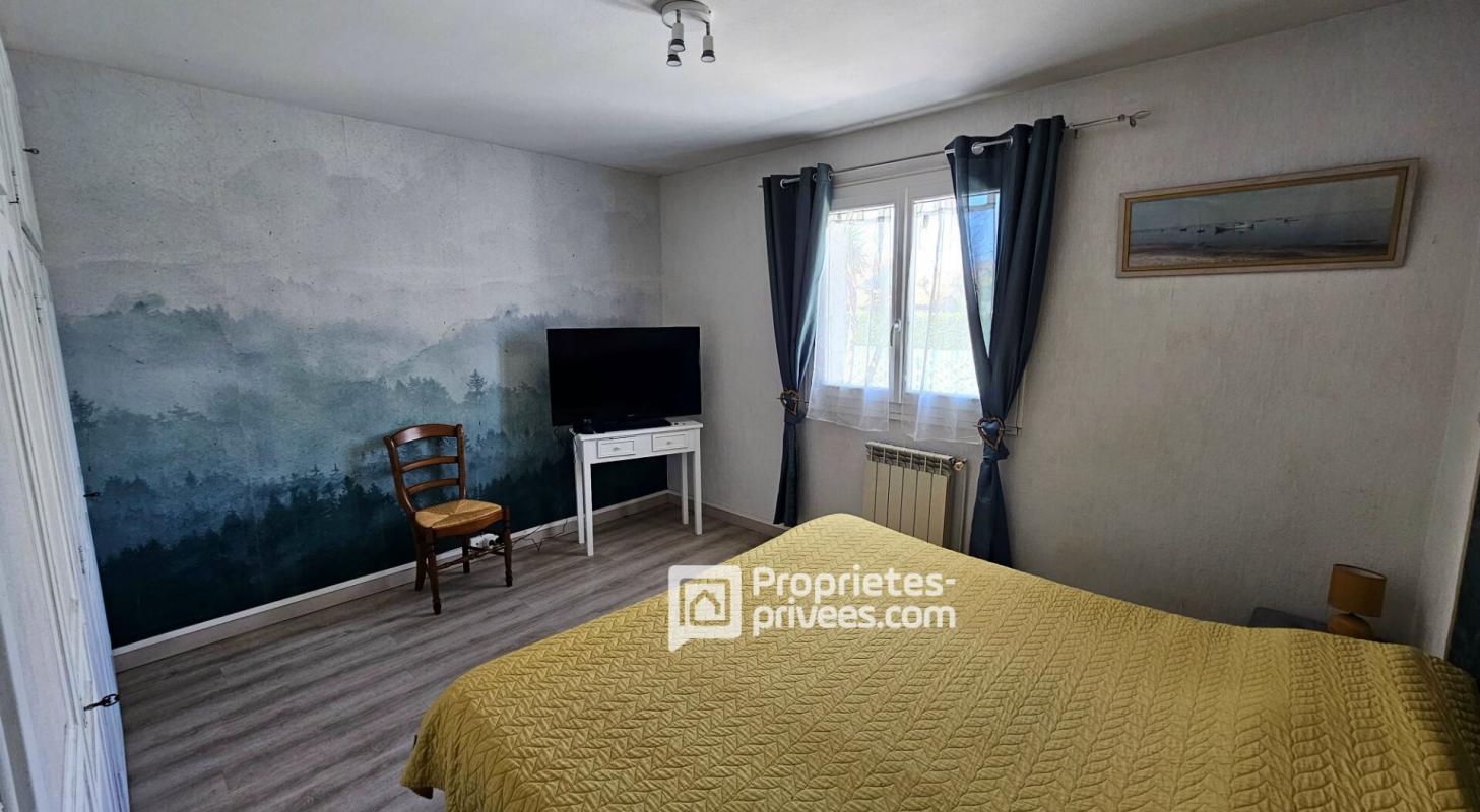 ELNE Charmante maison 3 faces avec jardin sur Elne 4