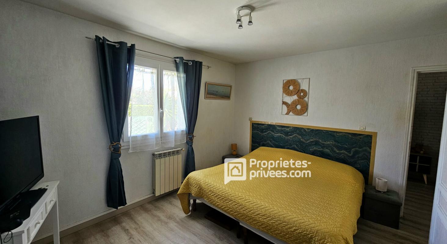 ELNE Charmante maison 3 faces avec jardin sur Elne 5