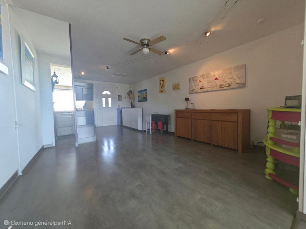 BORMES-LES-MIMOSAS Maison Bormes Les Mimosas 5 pièce(s) 83 m2 parking jardin terrasse 5