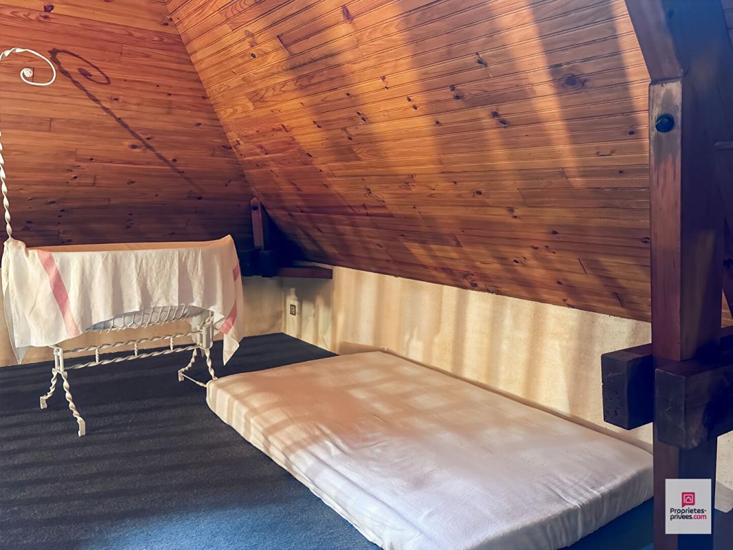 DURTAL Maison Durtal 8 pièce(s) 203.23 m2 16