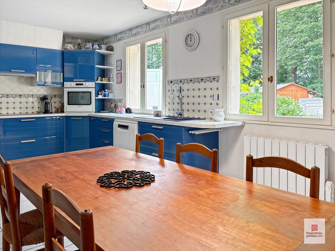 DURTAL Maison Durtal 8 pièce(s) 203.23 m2 6