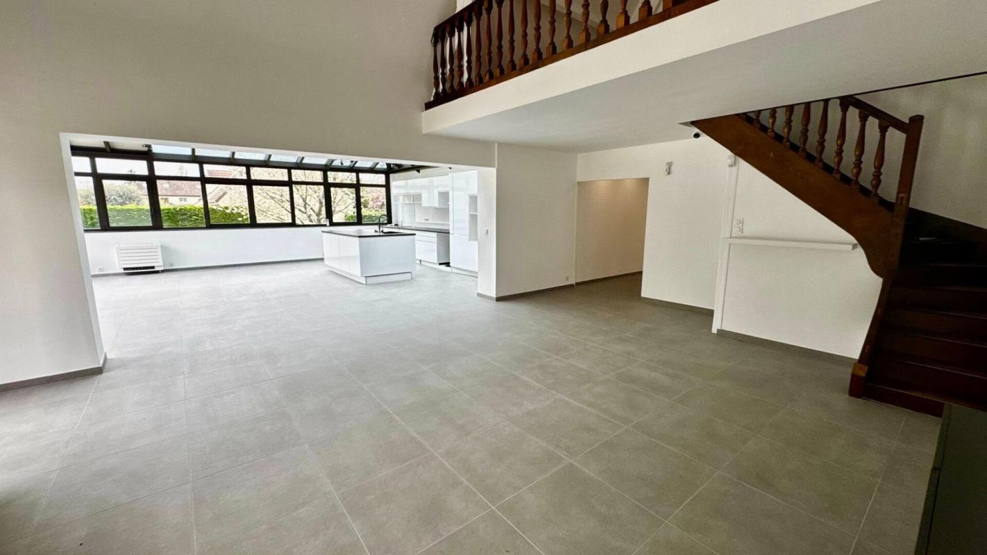 AVRAINVILLE Propriété d'exception  221 m² de luminosité sur  presque 3 000 m² de terrain 10