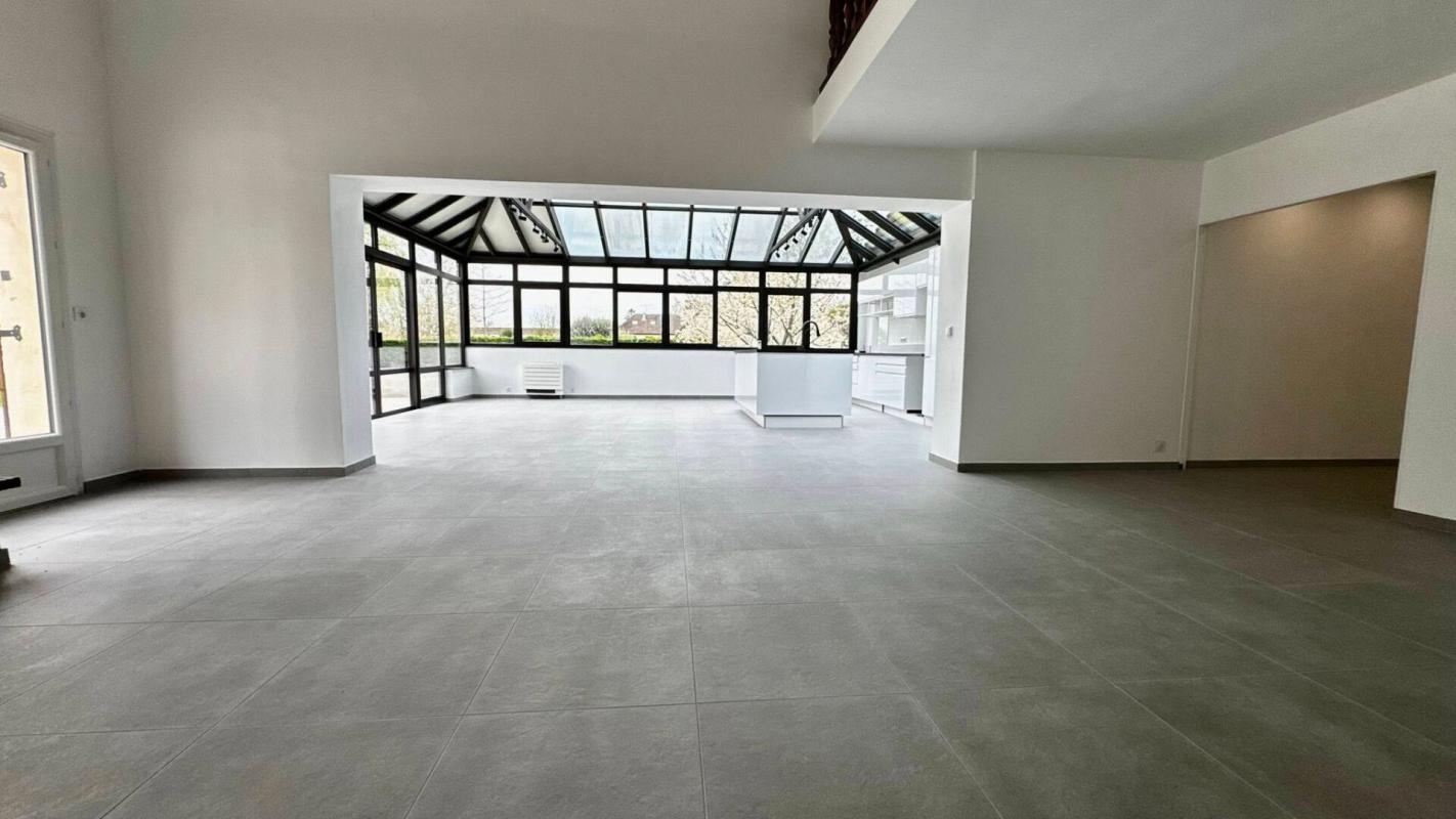 AVRAINVILLE Propriété d'exception  221 m² de luminosité sur  presque 3 000 m² de terrain 14