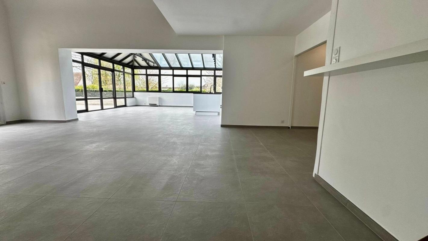 AVRAINVILLE Propriété d'exception  221 m² de luminosité sur  presque 3 000 m² de terrain 16