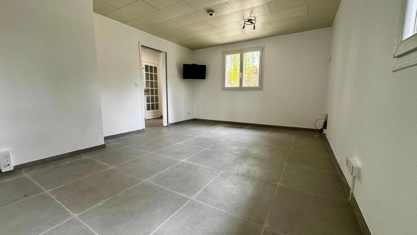 AVRAINVILLE Propriété d'exception  221 m² de luminosité sur  presque 3 000 m² de terrain 18