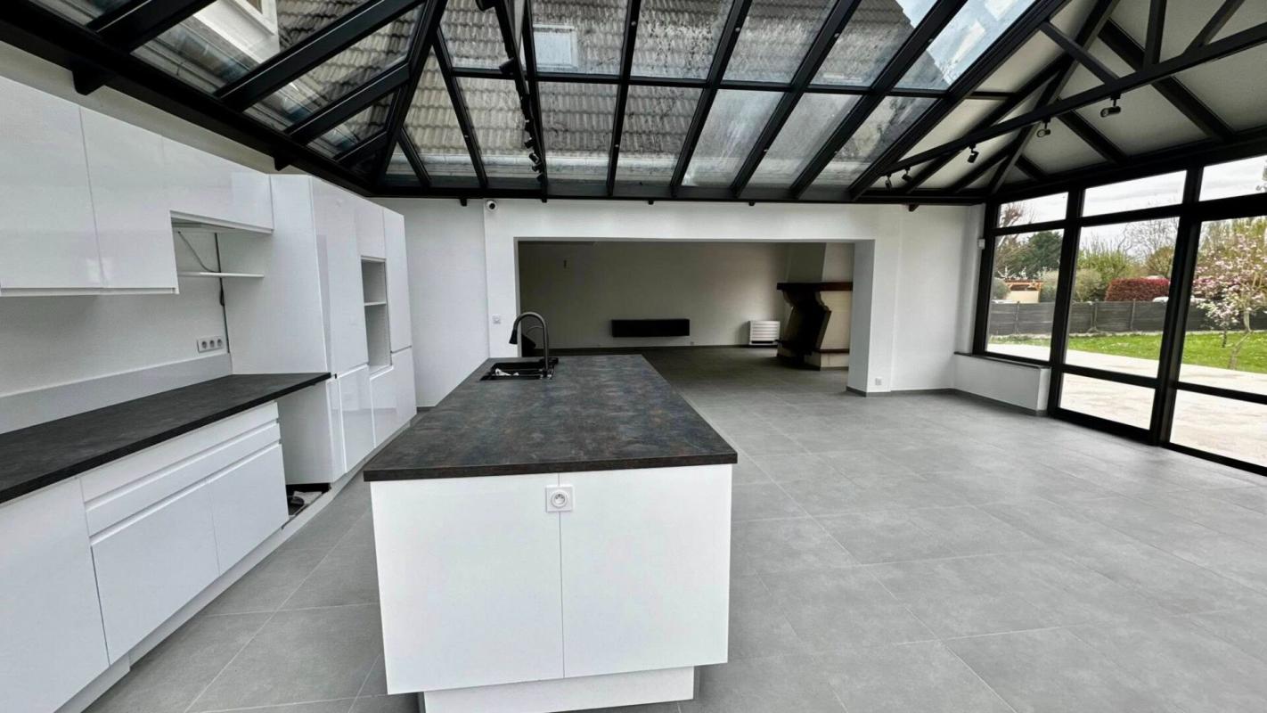 AVRAINVILLE Propriété d'exception  221 m² de luminosité sur  presque 3 000 m² de terrain 3