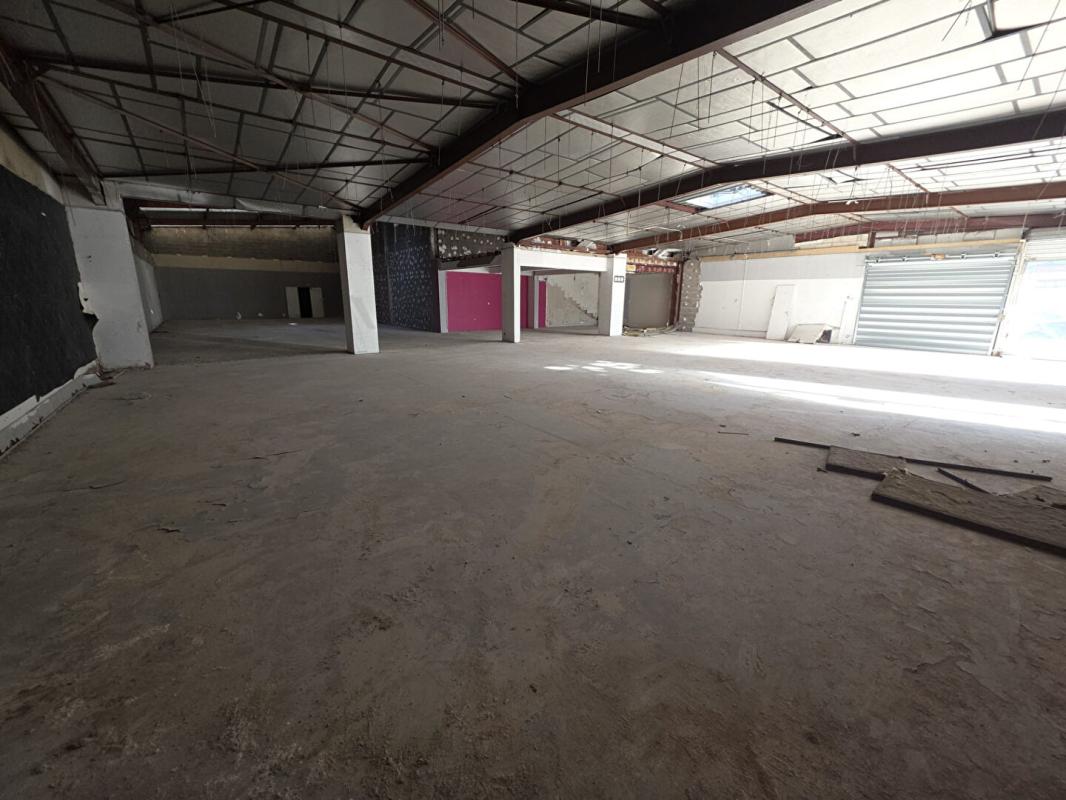 NOGENT-SUR-OISE LOCAL COMMERCIAL À LOUER 568 m² NOGENT-SUR-OISE EMPLACEMENT PRIME 2