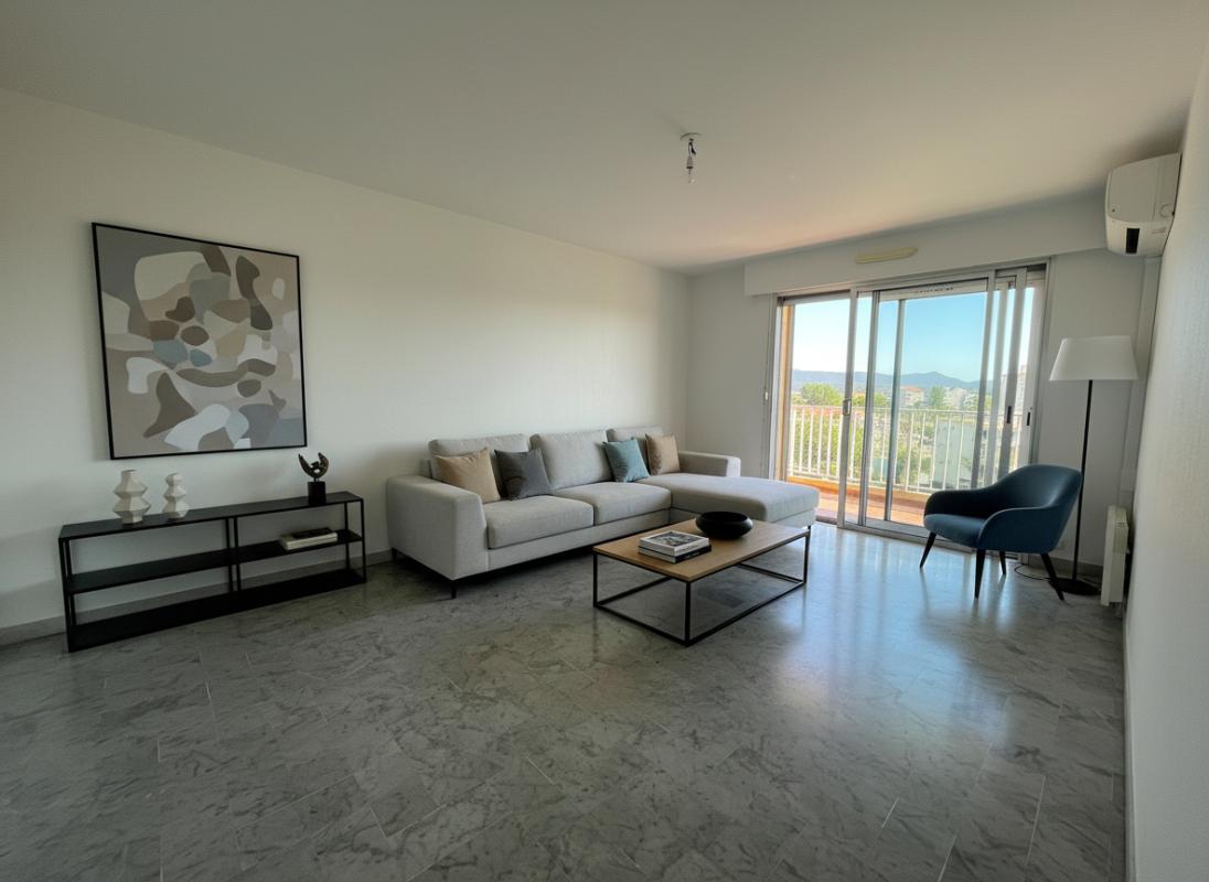 FREJUS Appartement 2 Pièces dernier étage Fréjus sans vis à vis 2