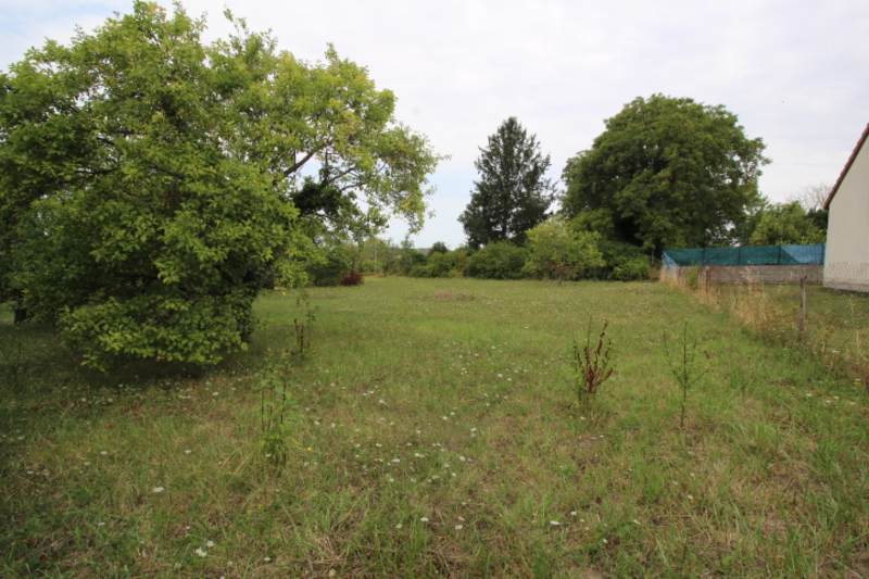 CHATELLERAULT Terrain Targe 1080 m2 2