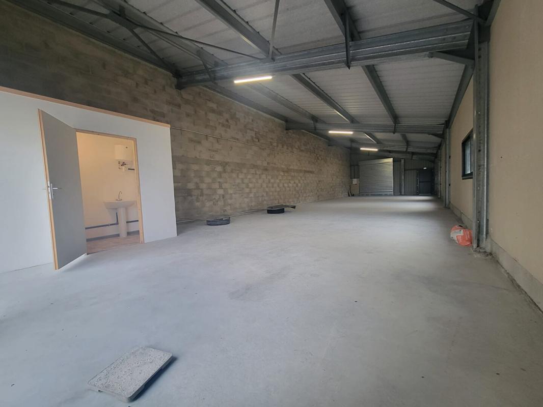 CREIL LOCAL COMMERCIAL / D'ACTIVITÉ   200 m² (extensible 400 m²) 3