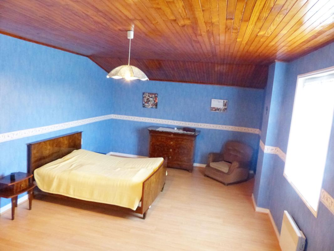 COUBON Maison Coubon 5 pièce(s) 150 m² 11