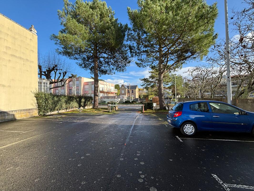 LA BAULE-ESCOUBLAC Appartement  T2 PLAGE ET COMMERCES A PIED - STATIONNEMENT - CAVE 14