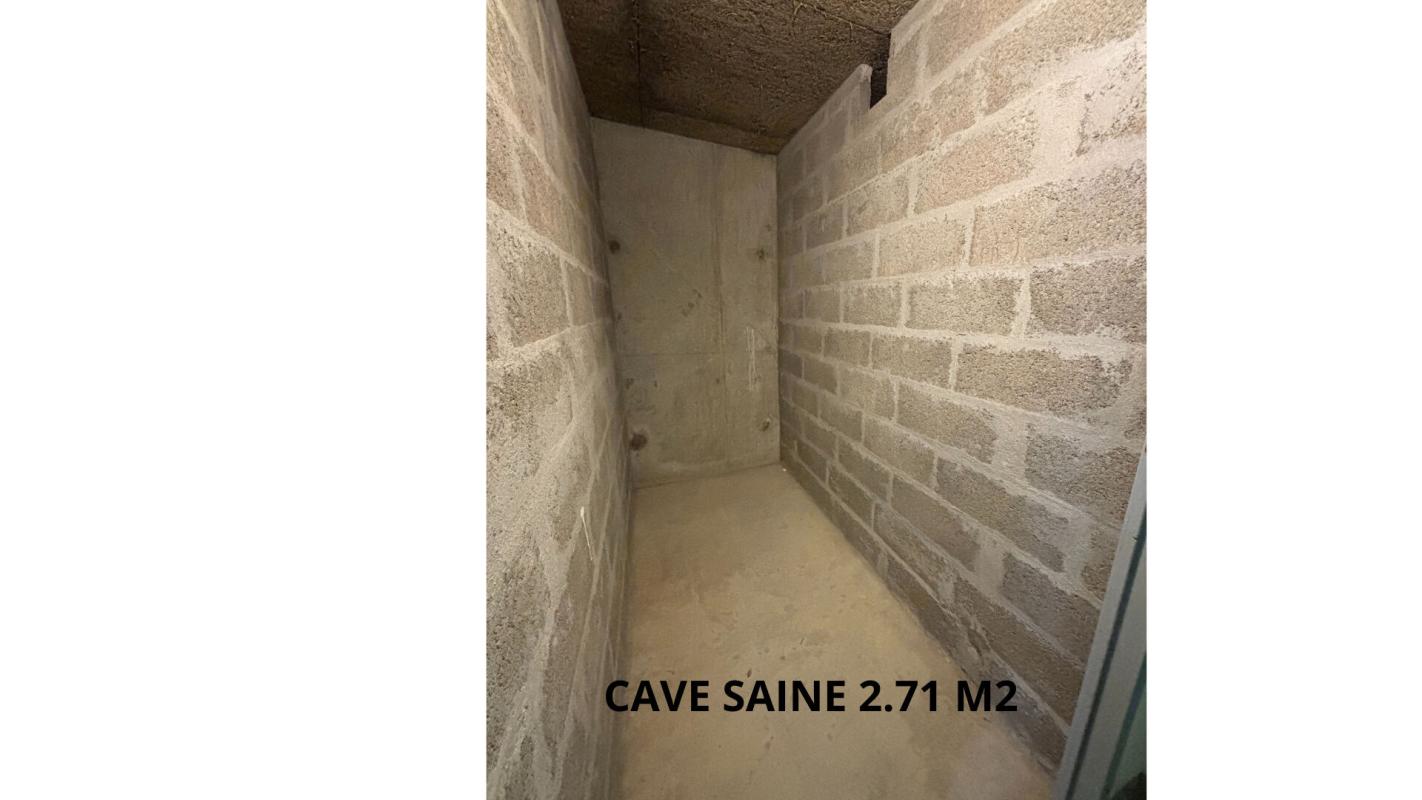LA BAULE-ESCOUBLAC Appartement  T2 PLAGE ET COMMERCES A PIED - STATIONNEMENT - CAVE 15