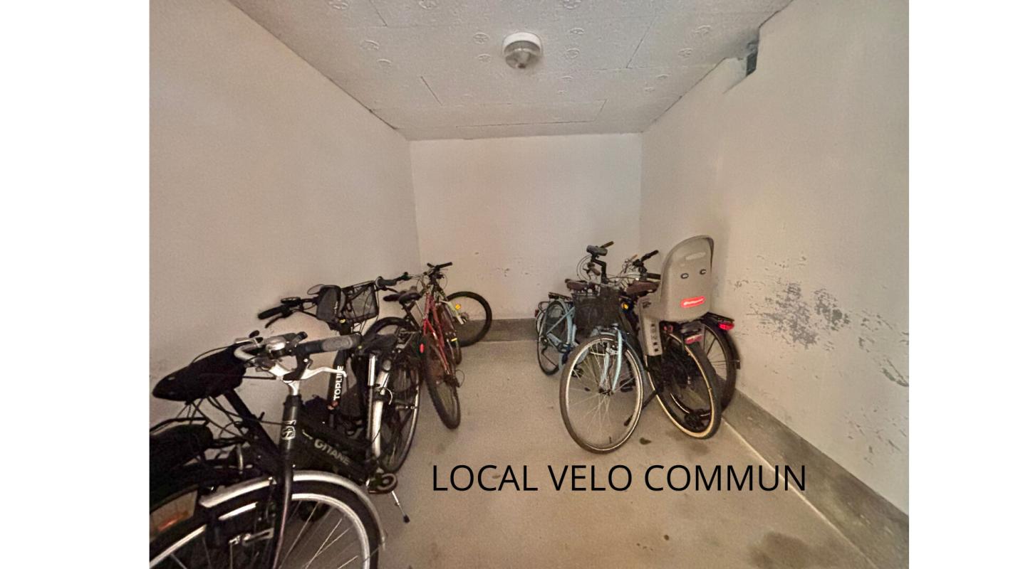 LA BAULE-ESCOUBLAC Appartement  T2 PLAGE ET COMMERCES A PIED - STATIONNEMENT - CAVE 16