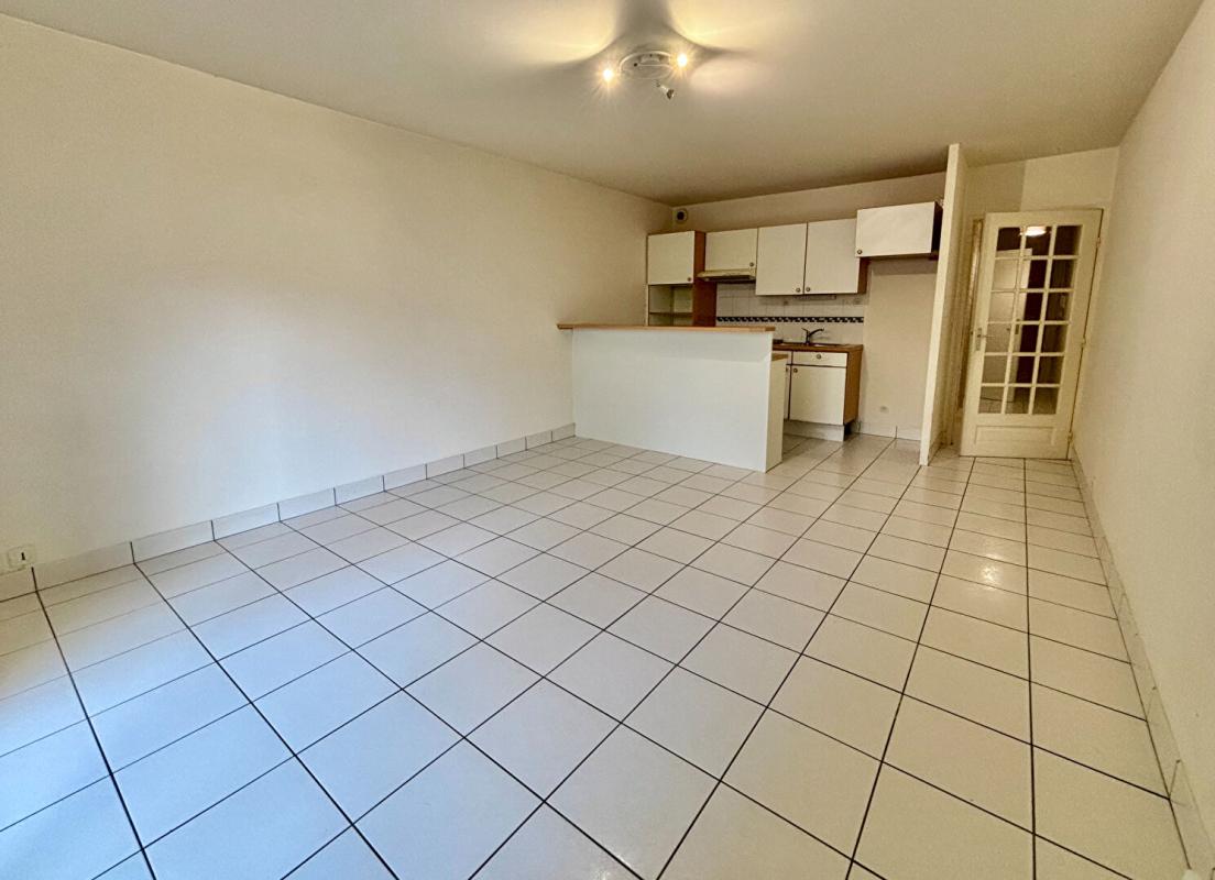 LA BAULE-ESCOUBLAC Appartement  T2 PLAGE ET COMMERCES A PIED - STATIONNEMENT - CAVE 5