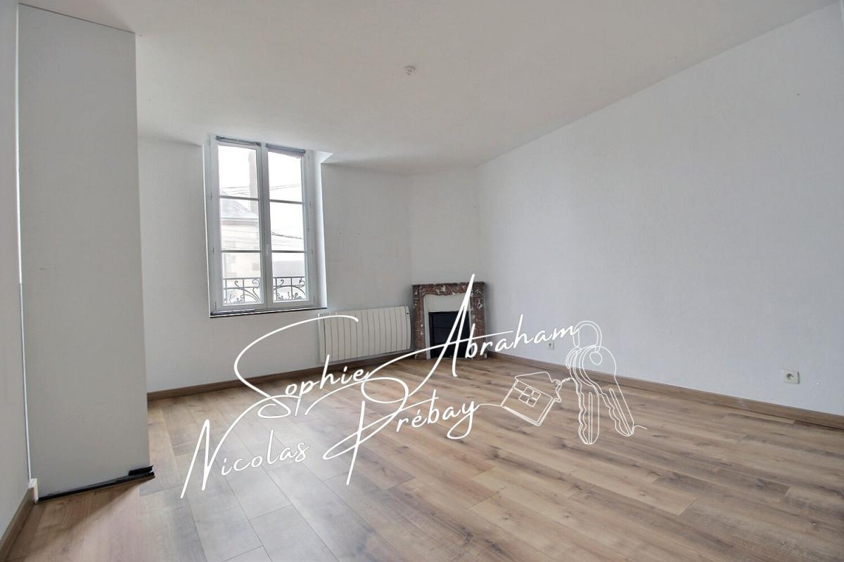 ANGERVILLE Maison en pierres, 3 chambres, grenier aménageable avec cour, dépendance et cave 10