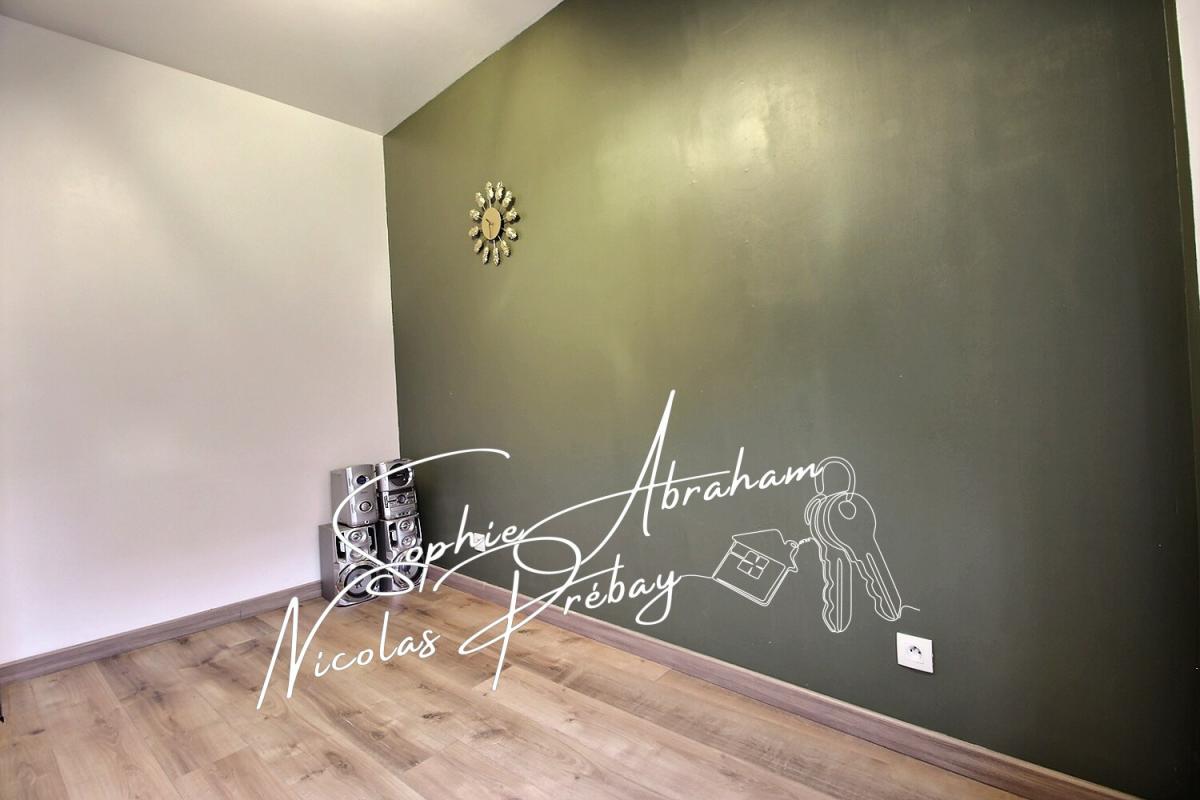 ANGERVILLE Maison en pierres, 3 chambres, grenier aménageable avec cour, dépendance et cave 11