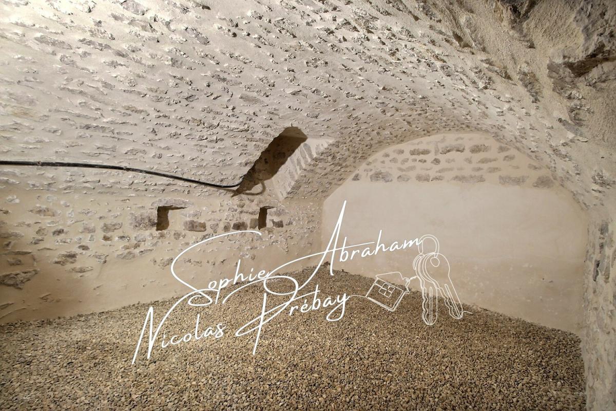 ANGERVILLE Maison en pierres, 3 chambres, grenier aménageable avec cour, dépendance et cave 18