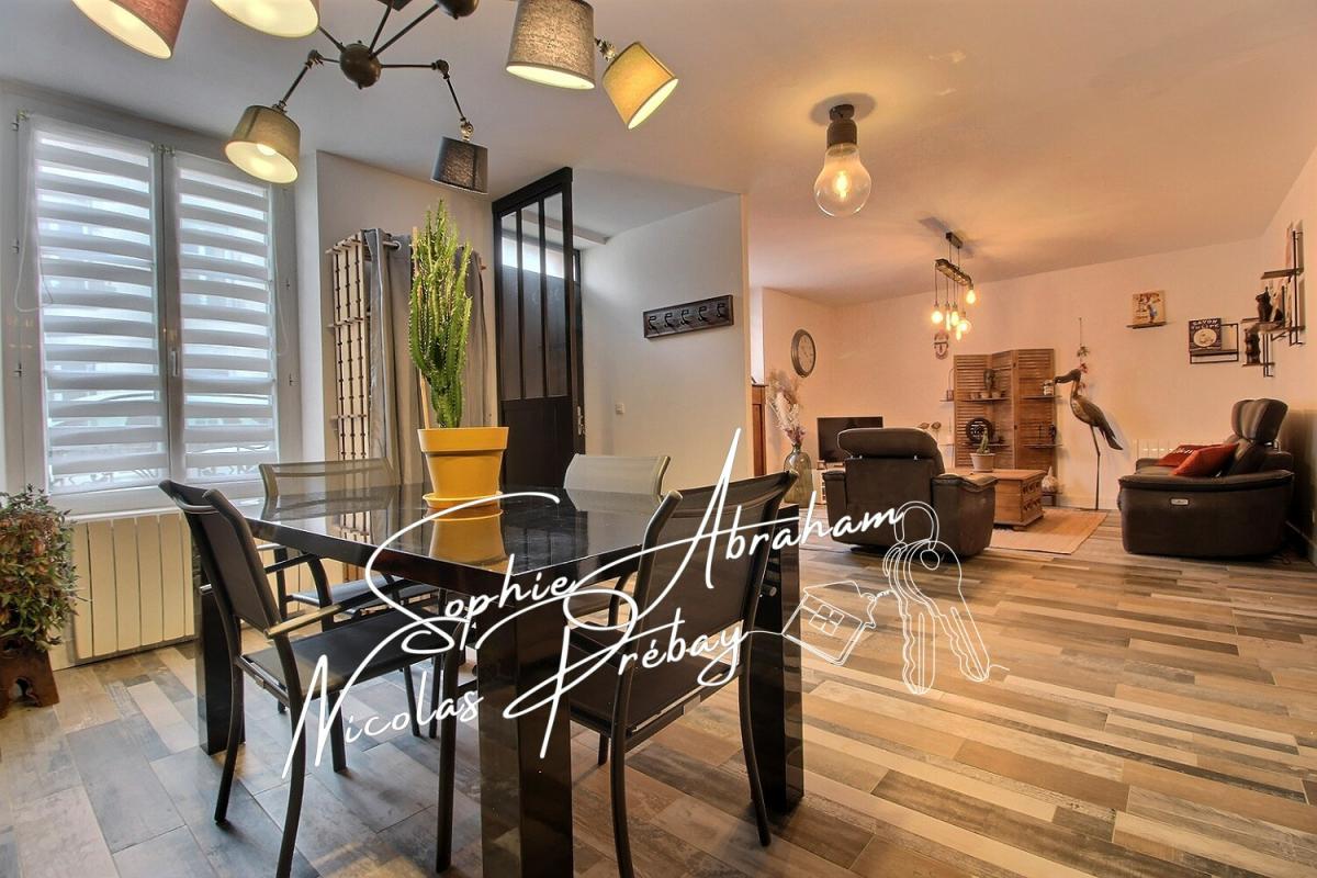 ANGERVILLE Maison en pierres, 3 chambres, grenier aménageable avec cour, dépendance et cave 5