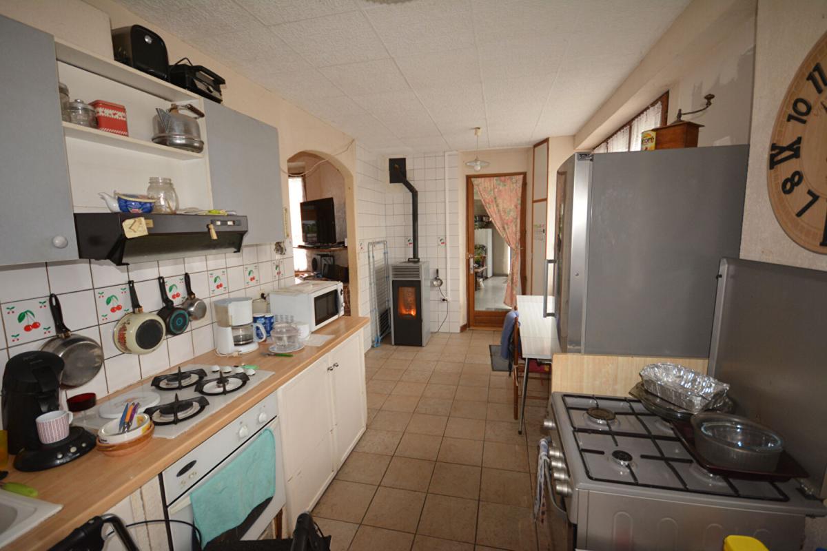SAINT-ETIENNE-DE-FURSAC Viager occupé 2 têtes 83 et 80 ans 10