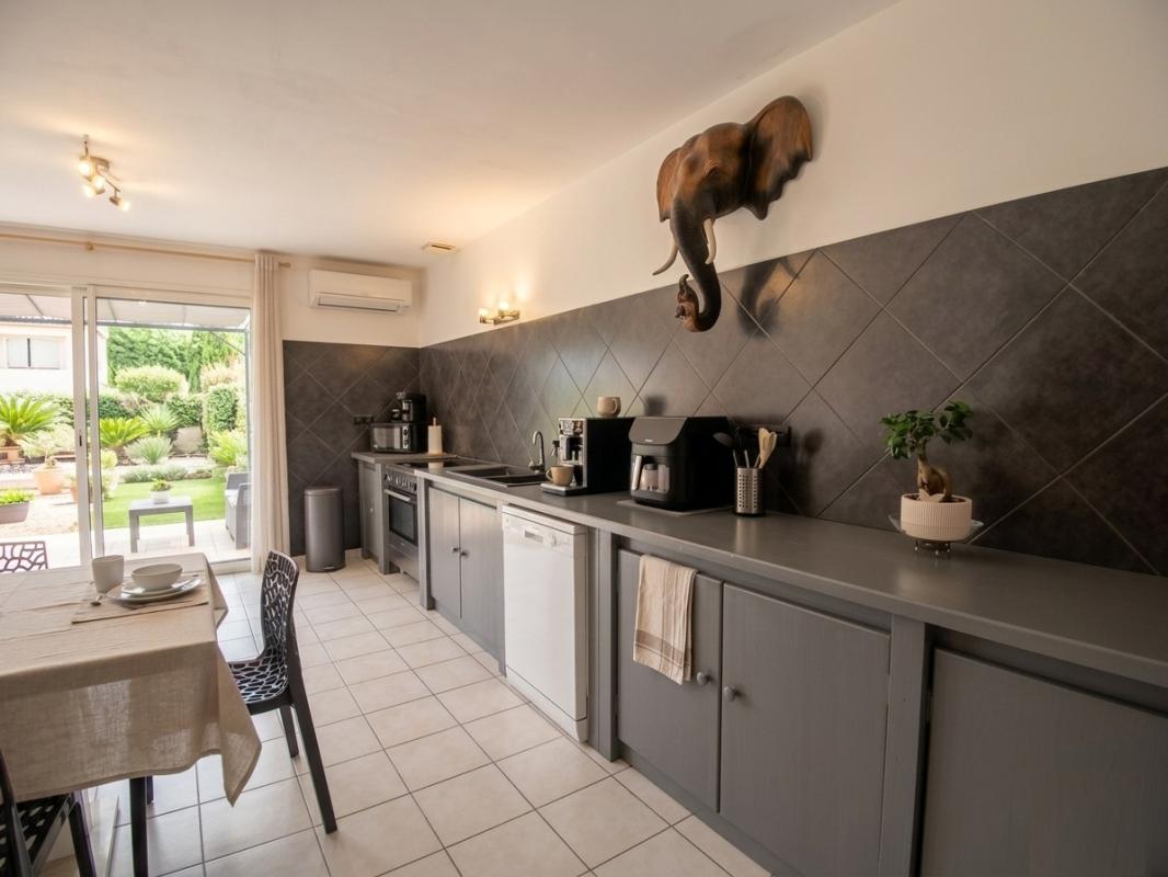 ABEILHAN Maison plain-pied 4 chambres avec terrasse et jardin 5