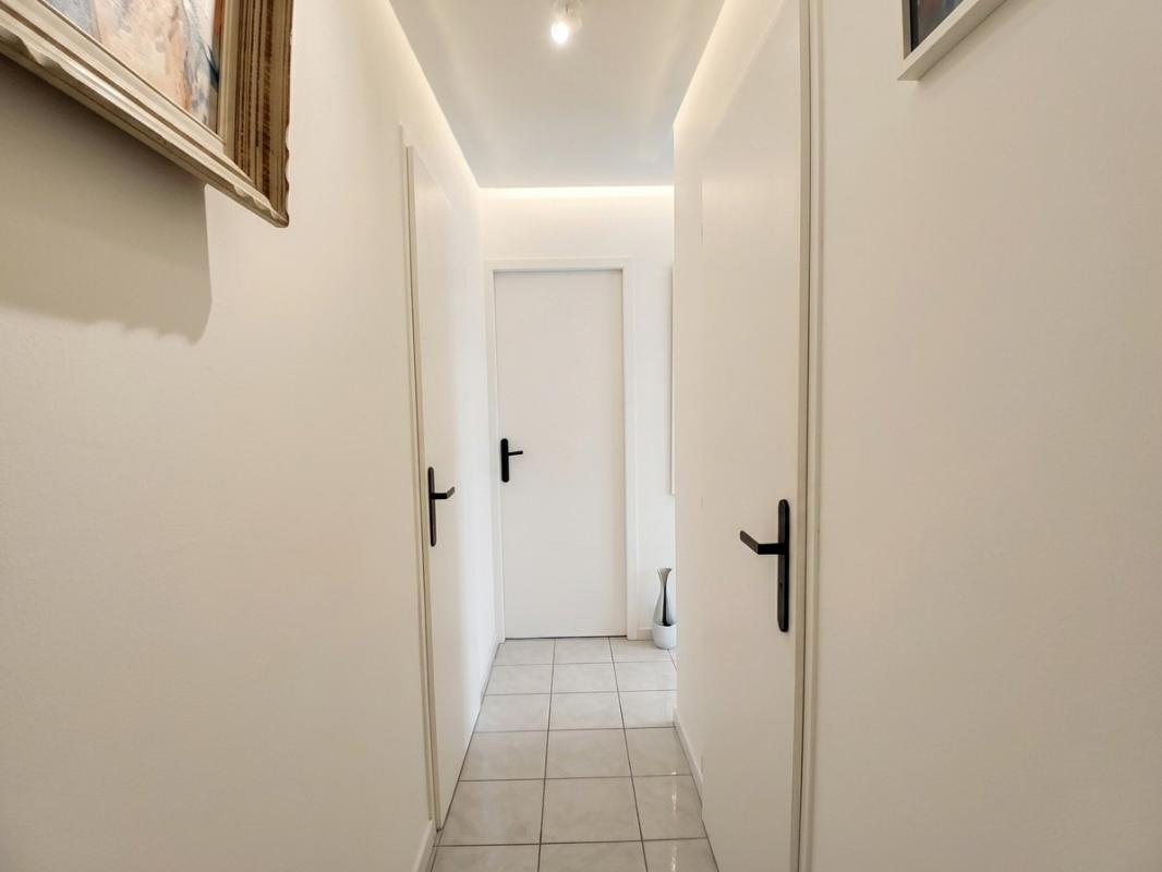 ABEILHAN Maison plain-pied 4 chambres avec terrasse et jardin 9