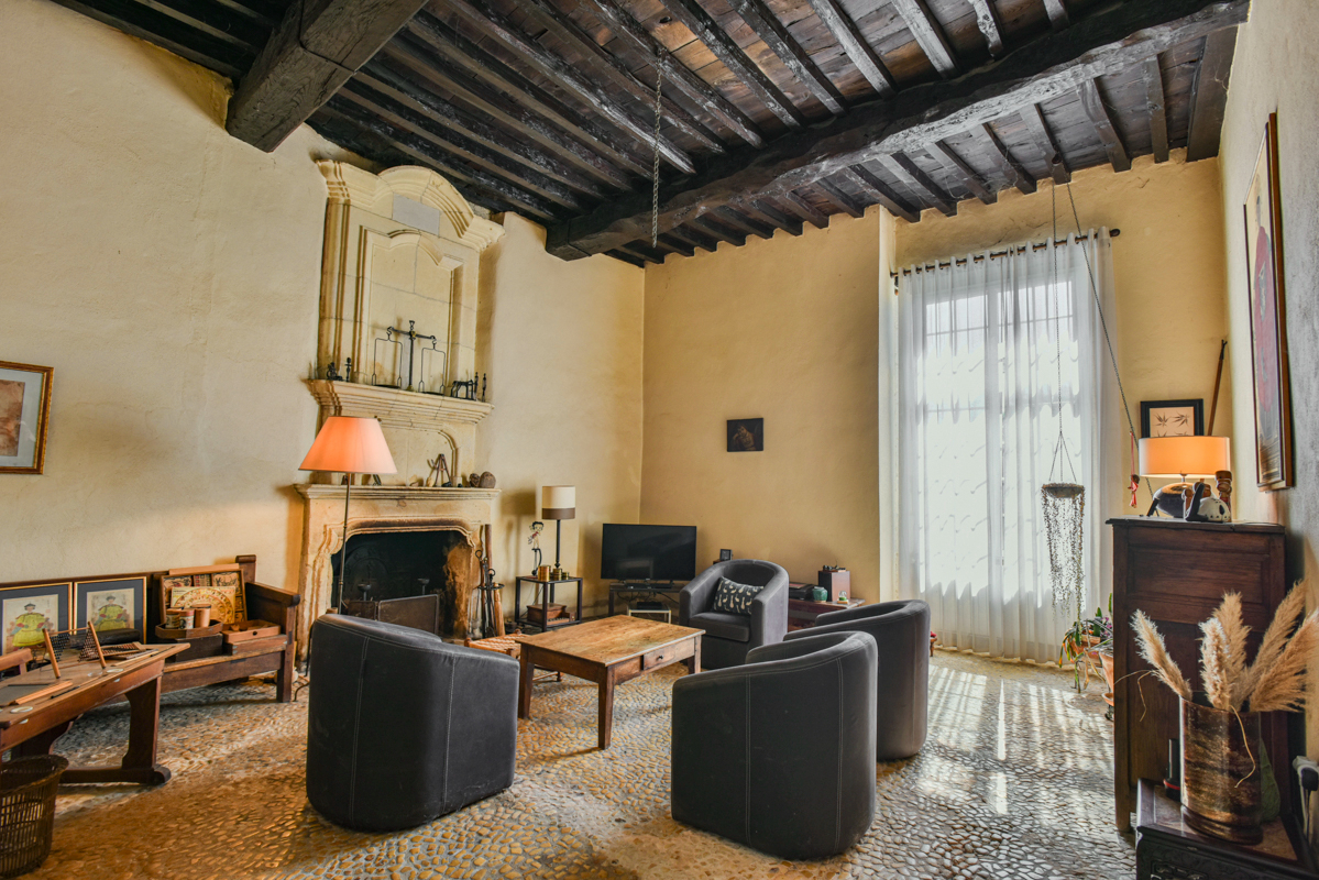 CAUSE-DE-CLERANS Maison de maître début XIXieme siecle, 9 pièce(s) 3ch, 200 m2,  grange, 2100 m2 terrain 12