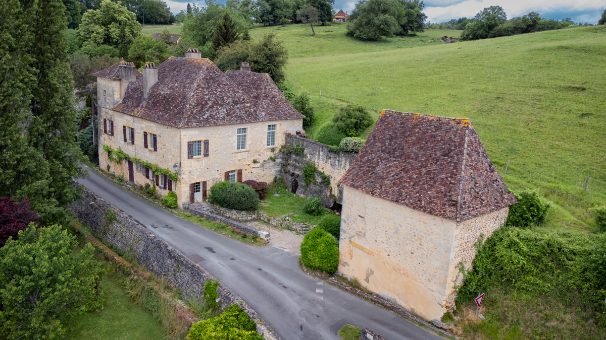 CAUSE-DE-CLERANS Maison de maître début XIXieme siecle, 9 pièce(s) 3ch, 200 m2,  grange, 2100 m2 terrain 18
