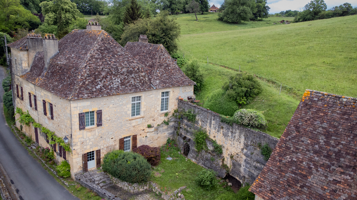 CAUSE-DE-CLERANS Maison de maître début XIXieme siecle, 9 pièce(s) 3ch, 200 m2,  grange, 2100 m2 terrain 2