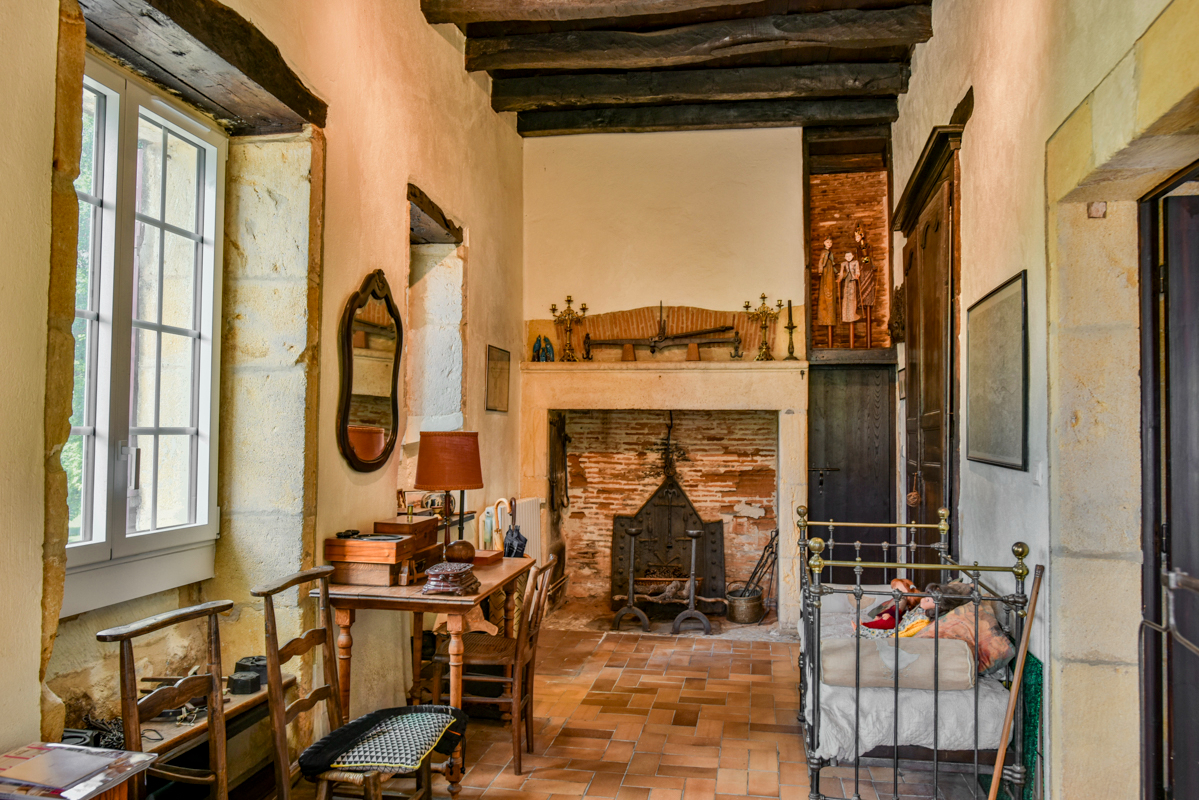 CAUSE-DE-CLERANS Maison de maître début XIXieme siecle, 9 pièce(s) 3ch, 200 m2,  grange, 2100 m2 terrain 3