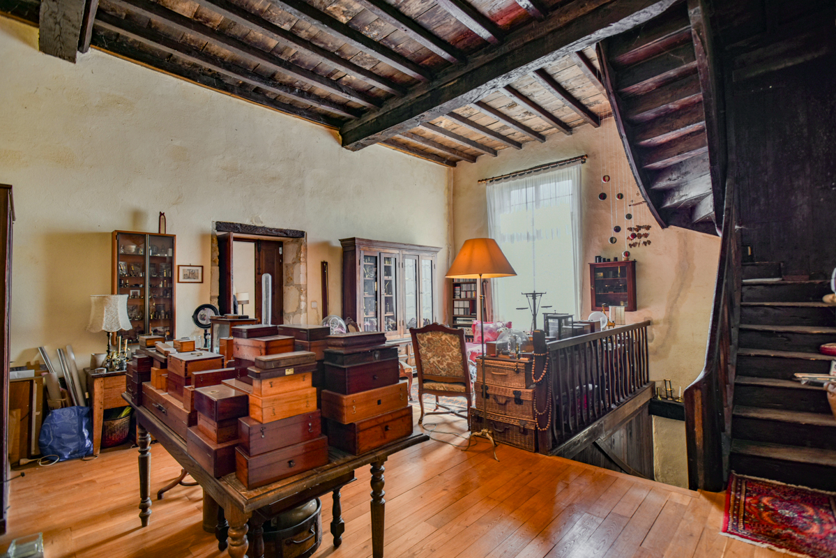 CAUSE-DE-CLERANS Maison de maître début XIXieme siecle, 9 pièce(s) 3ch, 200 m2,  grange, 2100 m2 terrain 6