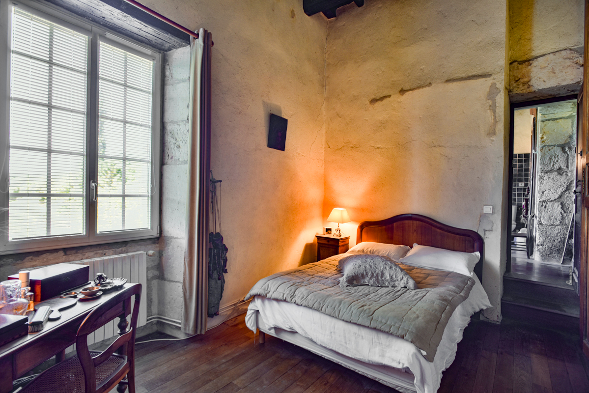 CAUSE-DE-CLERANS Maison de maître début XIXieme siecle, 9 pièce(s) 3ch, 200 m2,  grange, 2100 m2 terrain 9