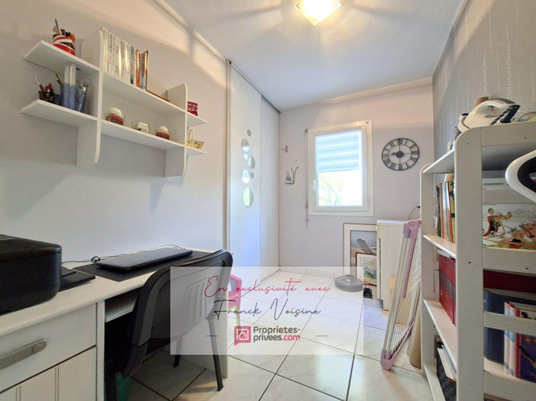 SAINT-MICHEL-MONT-MERCURE A VENDRE en Exclusivité à Saint Michel Mont Mercure, maison de 124 m2 avec 4 chambres et 1 bureau sur un parc arboré de 3812 m2 11