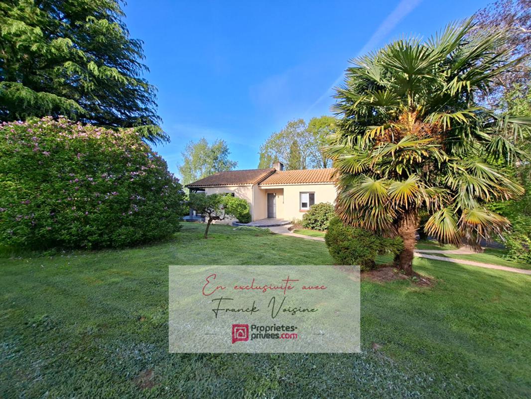 SAINT-MICHEL-MONT-MERCURE A VENDRE en Exclusivité à Saint Michel Mont Mercure, maison de 124 m2 avec 4 chambres et 1 bureau sur un parc arboré de 3812 m2 17