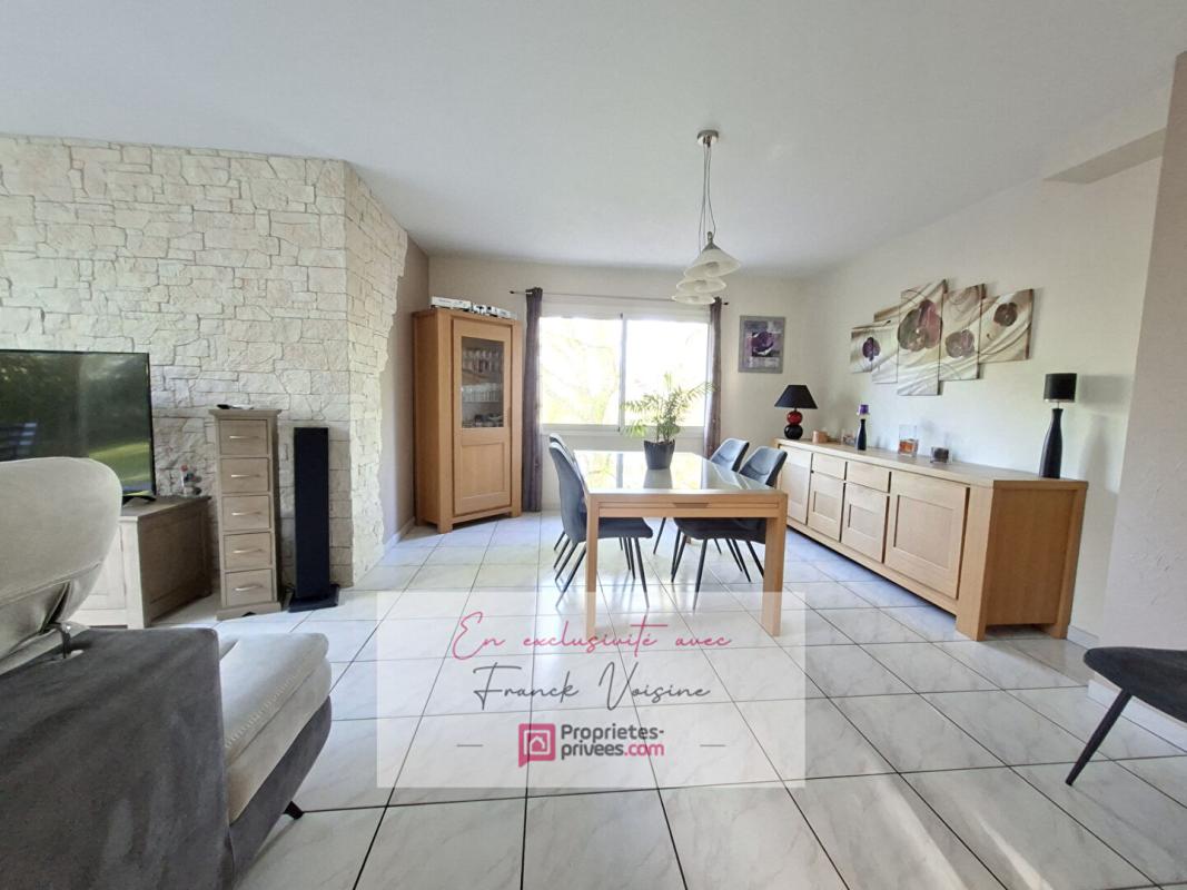 SAINT-MICHEL-MONT-MERCURE A VENDRE en Exclusivité à Saint Michel Mont Mercure, maison de 124 m2 avec 4 chambres et 1 bureau sur un parc arboré de 3812 m2 2