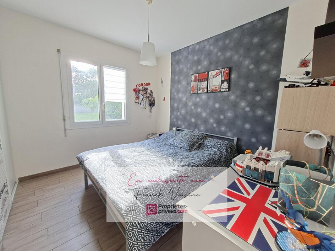 SAINT-MICHEL-MONT-MERCURE A VENDRE en Exclusivité à Saint Michel Mont Mercure, maison de 124 m2 avec 4 chambres et 1 bureau sur un parc arboré de 3812 m2 4