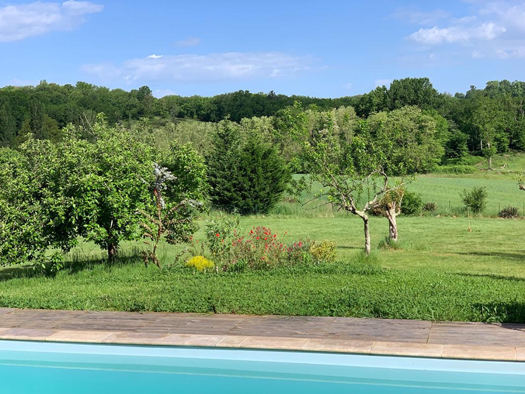 FAUX Charmante maison de campagne avec maison d'amis, piscine et intimité totale 15
