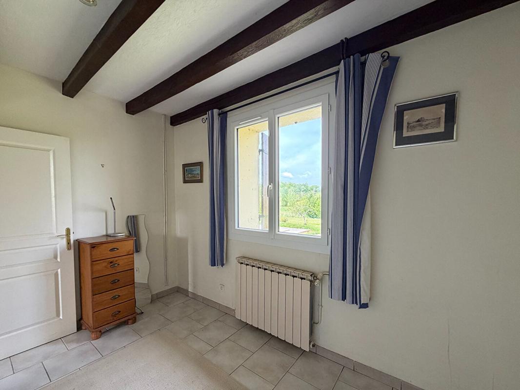 FAUX Charmante maison de campagne avec maison d'amis, piscine et intimité totale 9